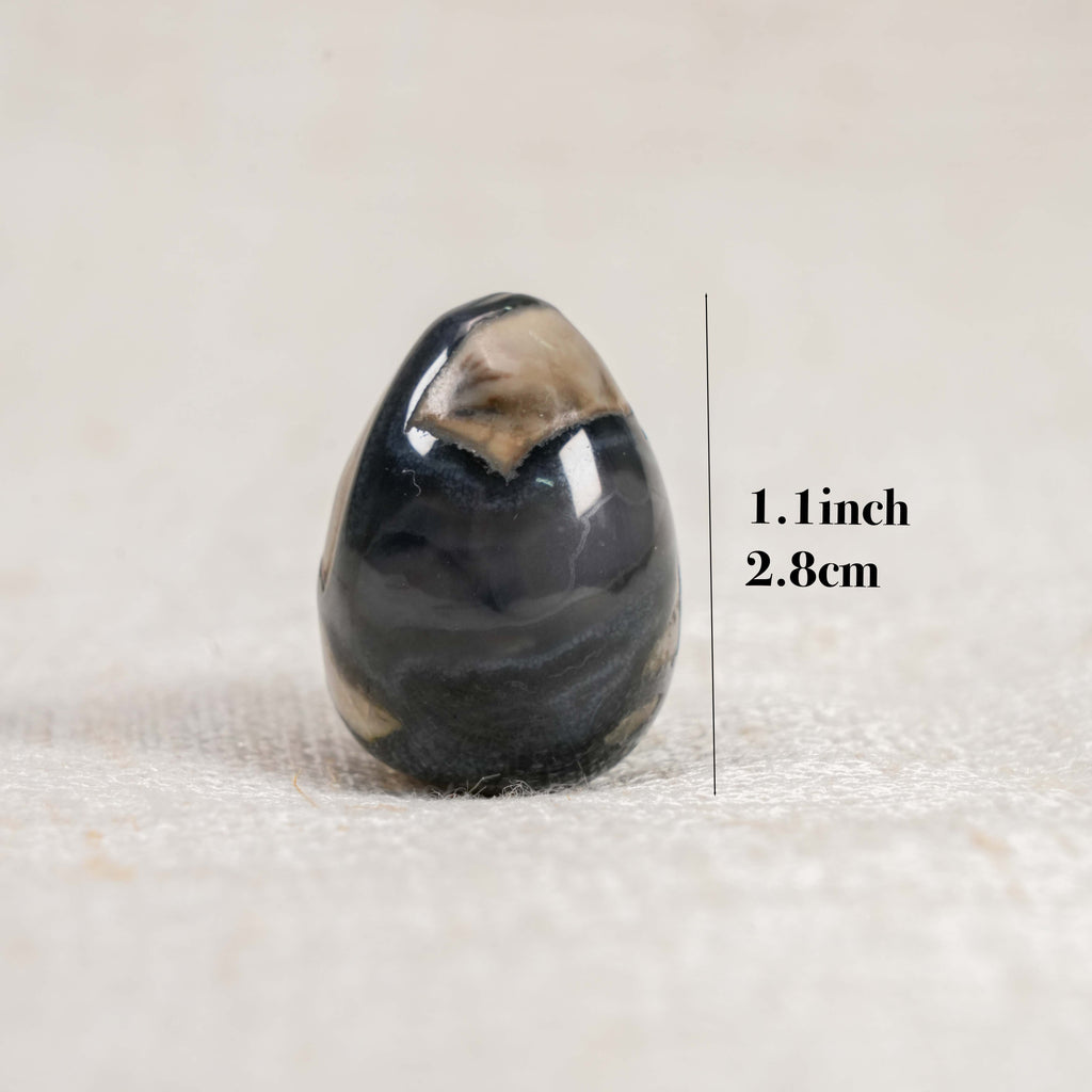 Natural UV Reactive Black Volcanic Agate Egg Tumbled Stone, Polished Fluorescent Volcanic Agate Palm Worry Stone for Meditation Altar Crystal Decor Gift