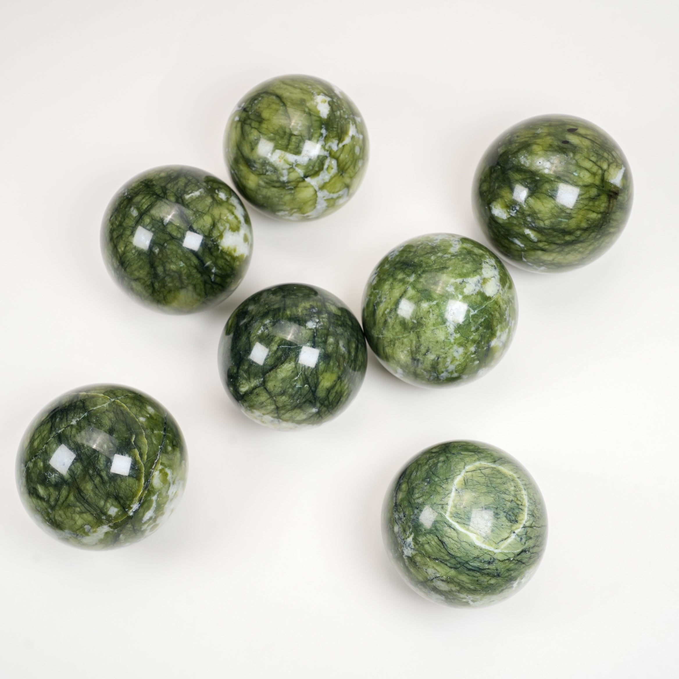 Natural Green Xiuyu Jade Sphere 6.6cm(2.6in), Hand Polished Healing Gemstone Ball, Natural Mineral Stone Sphere for Home Desktop Decor, Meditation Crystal Ornament