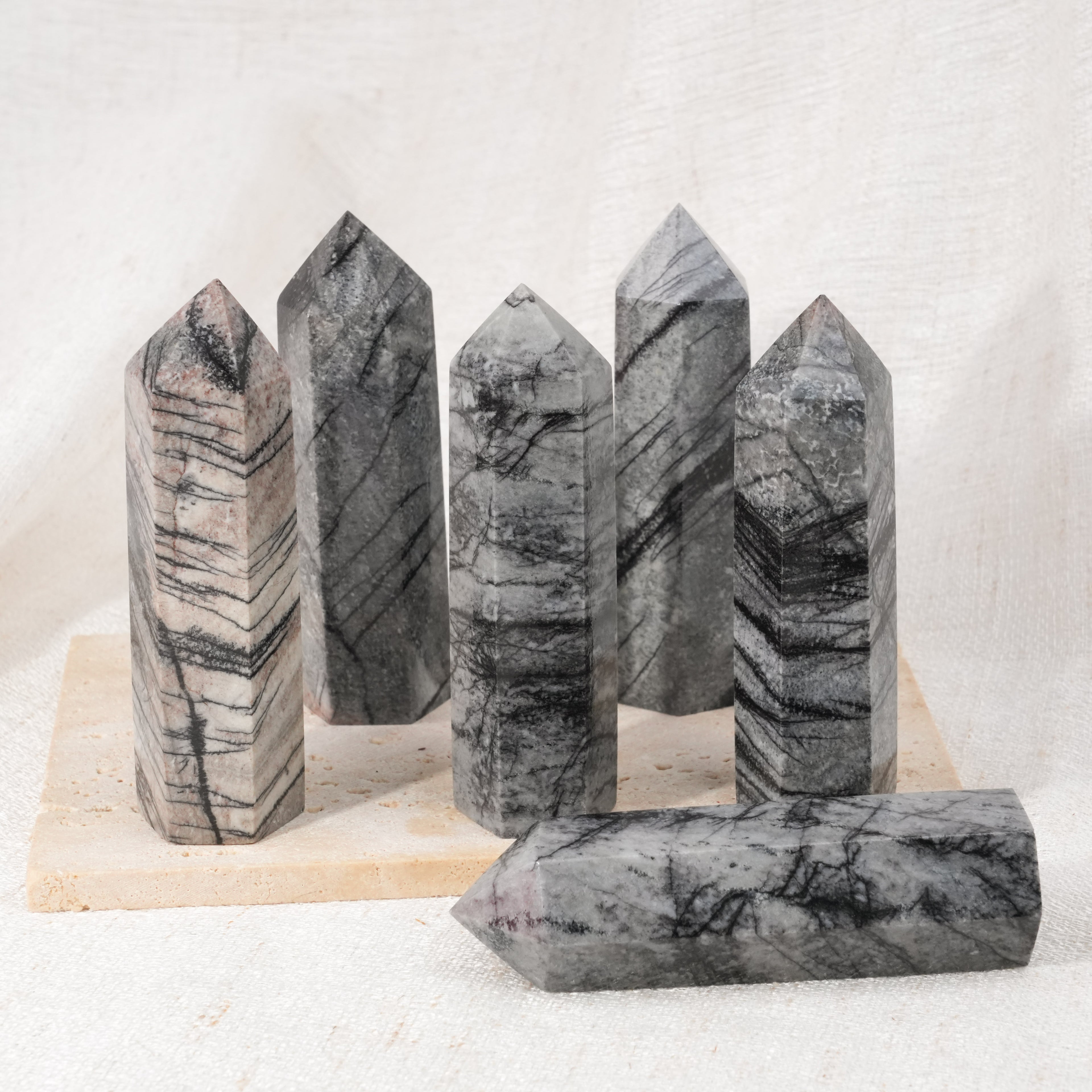 Black Net Stone Point