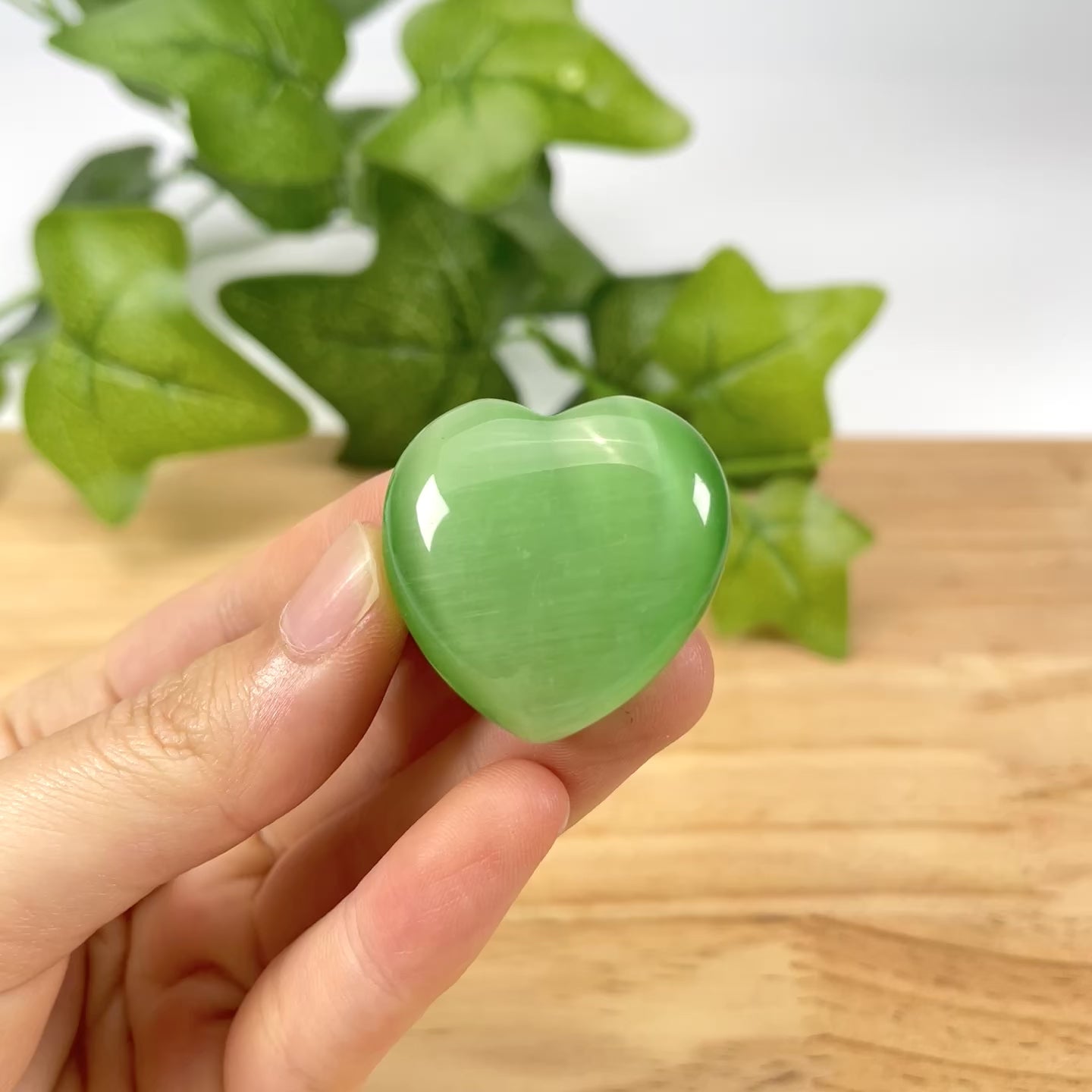 Assorted Color Cat's Eye Heart Shaped Worry Stones, Pocket Palm Stones for Meditation & Anxiety Relief