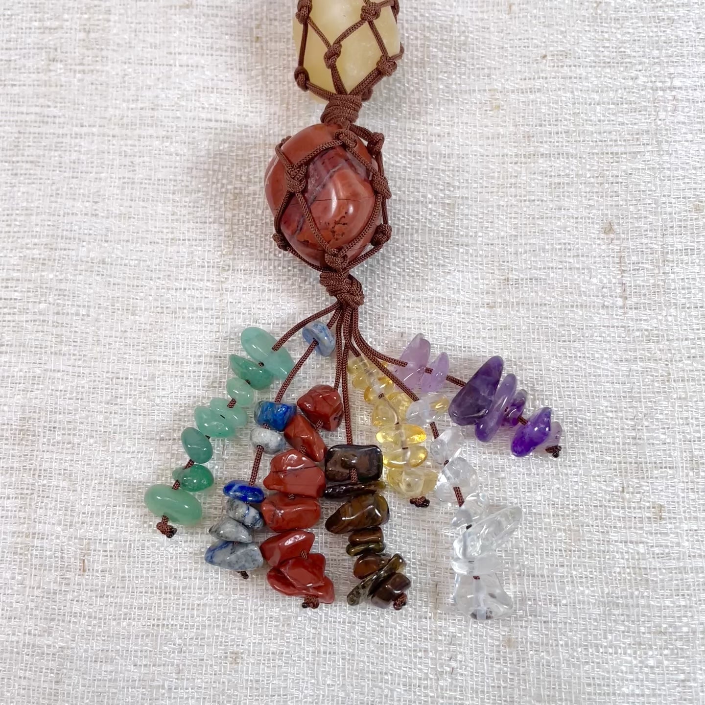 7 Chakra Tree of Life Car Hanging Ornament, Natural Raw Crystal Stones Chakra Wall Hanger, Rainbow Healing Crystal Rear View Mirror Charm for Home & Auto Decor
