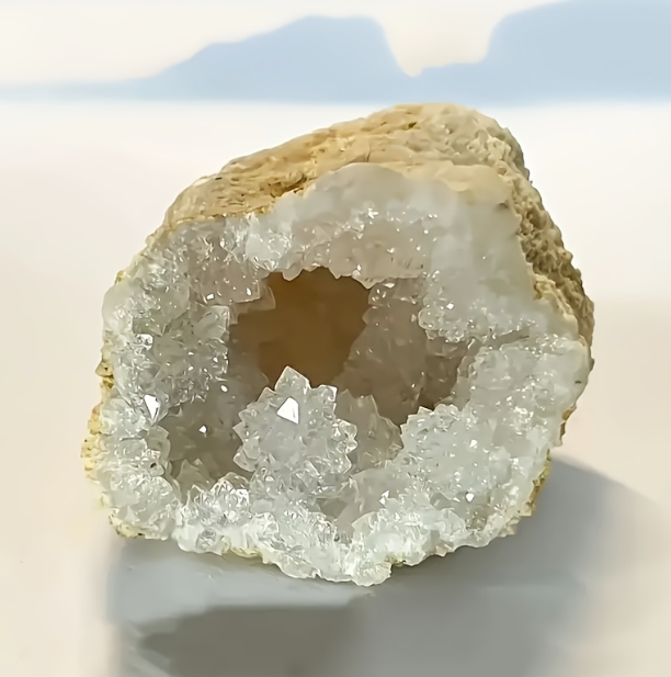 Moroccan White Quartz Geode Raw Stone, Natural Hollow Agate Crystal Cave Cluster Break Your Own Geode Mystery Box for Home Decor, Mineral Specimen Collection & Geology Hobby Gift